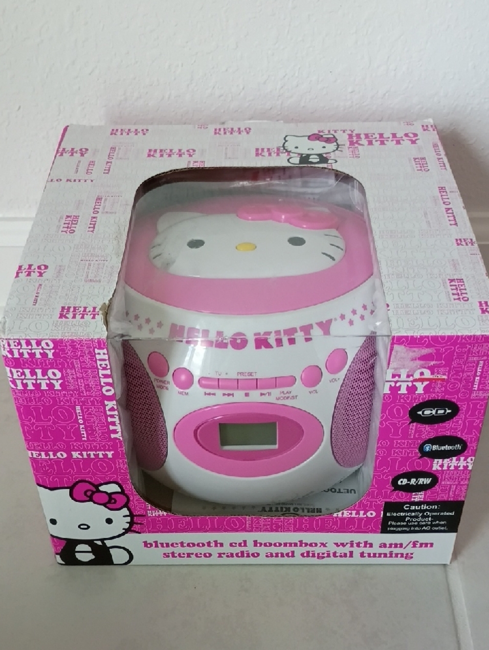 Hello Kitty White and Pink CD Boombox Stereo, Vintage. New In Original Box
